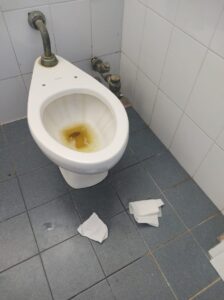 OME BAÑOS SUCIOS (1)