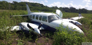 ROJA AVIONETA CON COCAINA