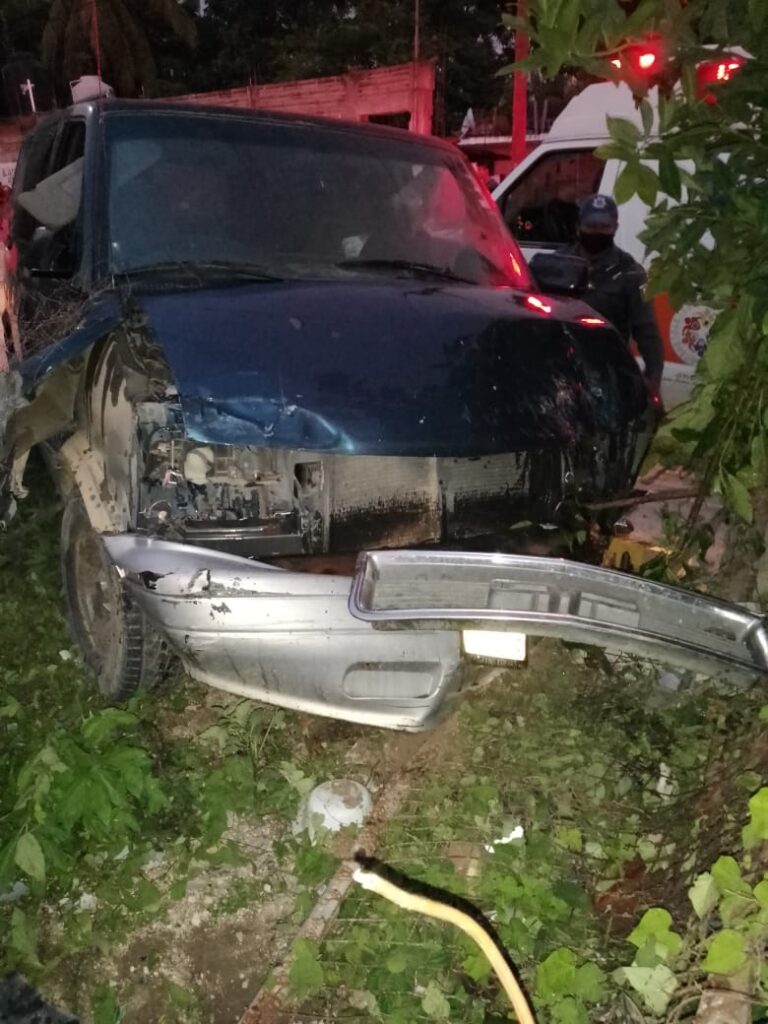 ROJA LA CAMIONETA (1)