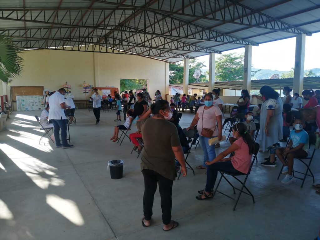 SAN LUIS APLICACION DE VACUNA A NIÑOS DE 5 A 11 AÑOS (2)