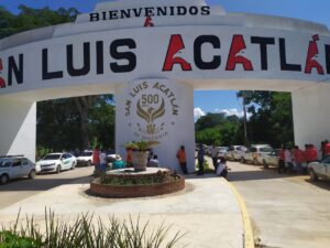 SAN LUIS TRANSPORISTAS A LA ALTURA DEL ARCO (2)