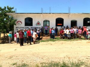 SAN LUIS VECINOS TRAS CLAUSURAR LA OFICINA