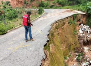 TLACO LA CARRETERA LLENA DE BACHES (3)