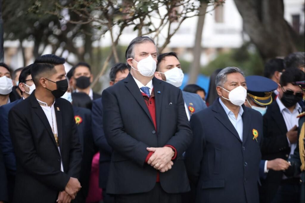 Marcelo Ebrard fue el invitado de honor durante la ceremonia 197 de la Indepedencia de Bolivia.