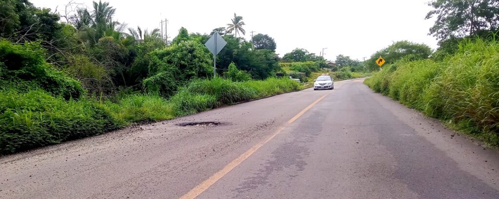 JUCHITÁN BACHE A LA ALTURA DE LOS CALLEJONES