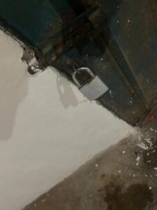 Marquelia A la puerta le puso candado