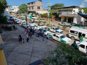 PRINCIPAL El bloqueo afuera de transportes
