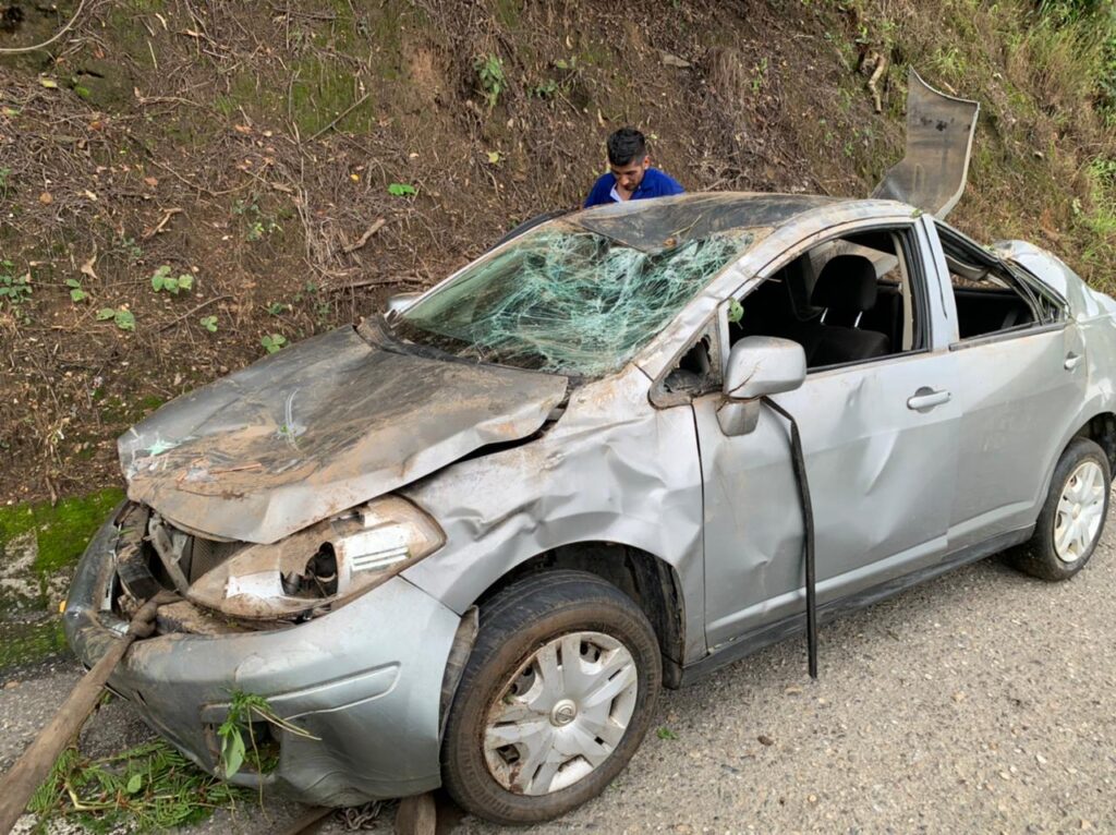 ROJA Así quedó el automóvil (2)