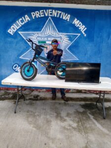 ROJA Luis N con las cosas que robó (1)