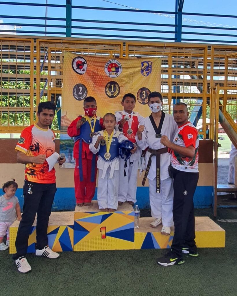 SAN LUIS ALUMNOS DE SAN LUIS ACATLAN
