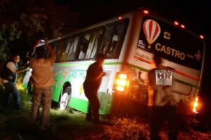 SOCIALES ATAQUE AL CAMION DE LOS AVISPONES