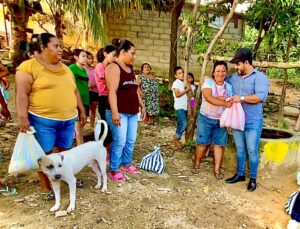 OME Durante la entrega de apoyos (3)