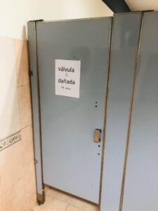 OME LOS BAÑOS DAÑADOS (1)