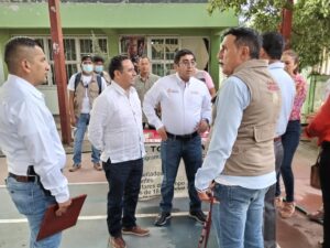 PRINCIPAL EVELIO CON EL DELEGADO DE PROGRAMAS SOCIALES