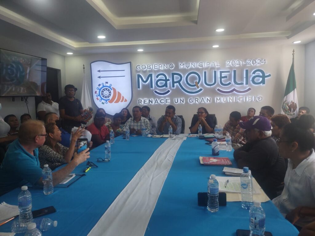 Marquelia Durante la reunión (2)