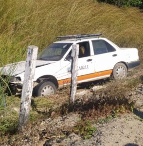 ROJA EL TAXI ACCIDENTADO