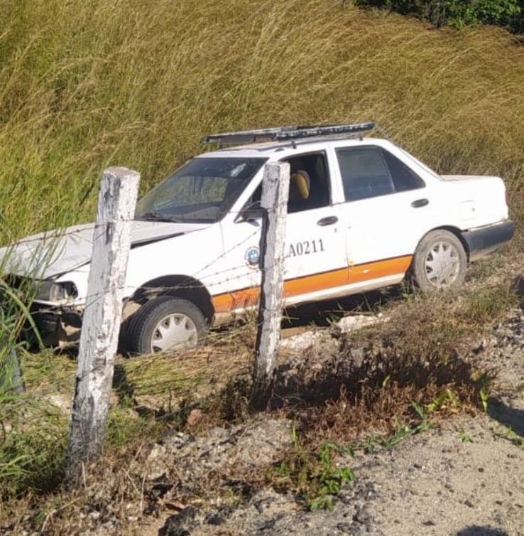 ROJA EL TAXI ACCIDENTADO