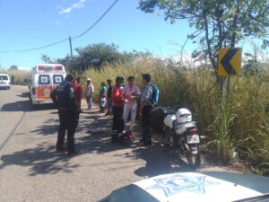 ROJA EMILIO CARMONA SIENDO ATENDIDO (2)