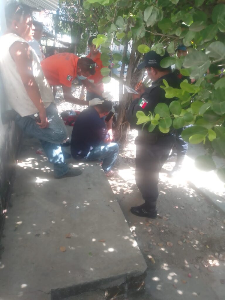 ROJA GABRIEL SIENDO ATENDIDO (2)