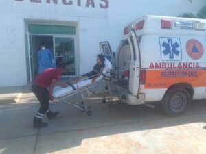 ROJA LA JOVEN SIENDO ATENDIDA (2)