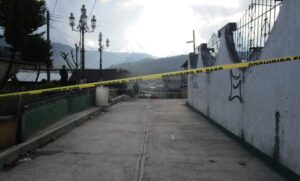 ROJA MATAN A MUJER EN COCHOAPA