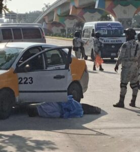 ROJA MUERE TAXISTA EN BULEVAR DE LAS NACIONES