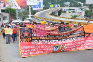 estadso marcha en bulevar de las naciones