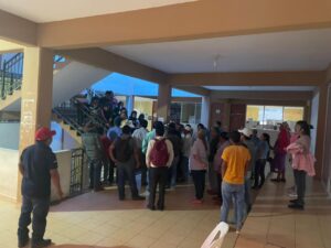 ILIATENCO Trabajadores retenidos al interior