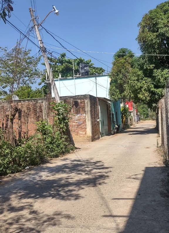 Marquelia El poste sigue en el lugar (2)