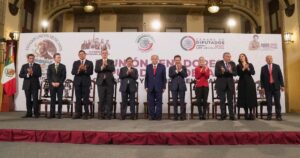 NACIONAL AMLO REUNION LEGISLADORES