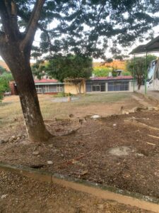 OME LA CONSTRUCCIÓN ATRÁS DE LA DIRECCIÓN