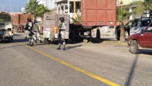 ROJA Camioneta que compra fierro viejo (2)