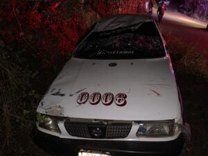 ROJA EL TAXI ACCIDENTADO (2)