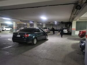roja el estacionamiento