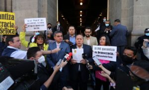 NACIONAL ZAMBRANO CONTRA AMLO