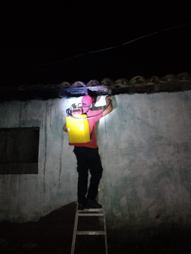ROJA LA CASA QUEMADA (2)