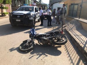 ROJA LA MOTOCICLETA (2)