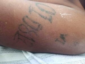 ROJA SU TATUAJE