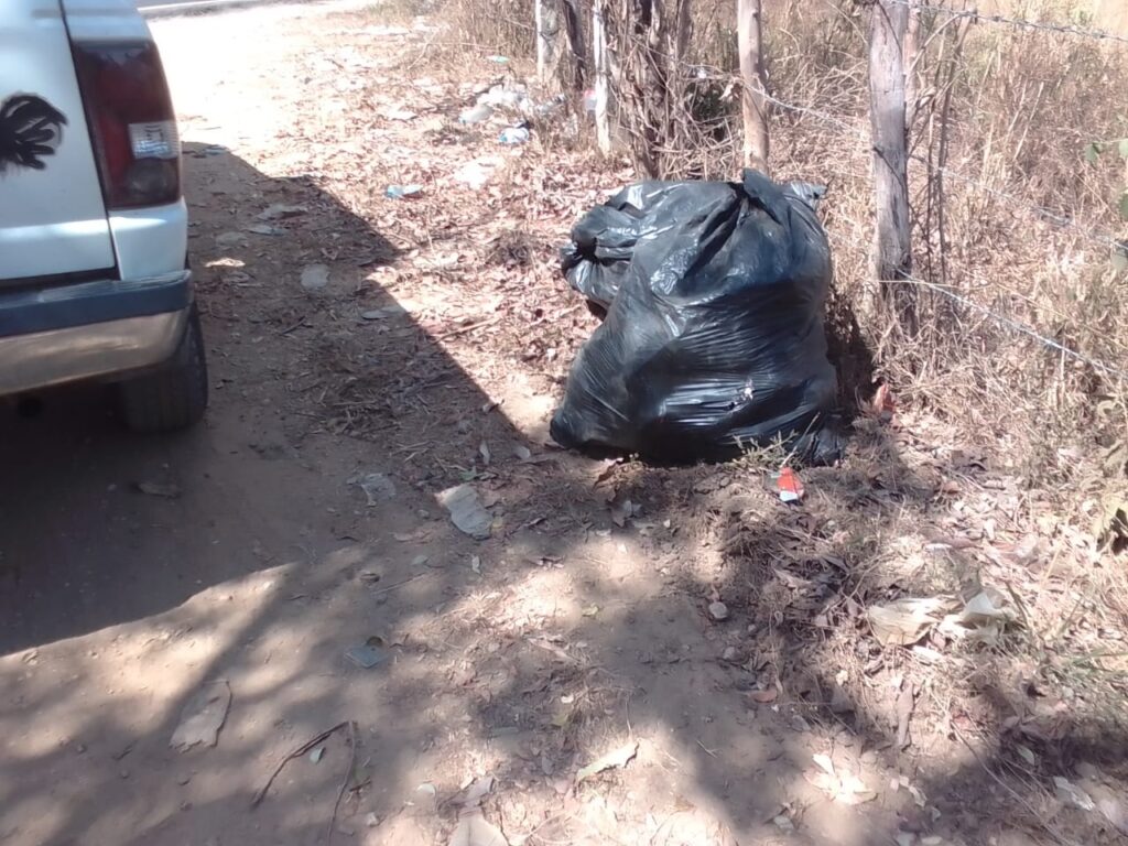 SAN LIUS LA UNIDAD CON BOLSAS DE BASURA (3)