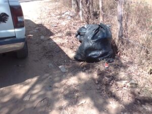SAN LIUS LA UNIDAD CON BOLSAS DE BASURA (3)