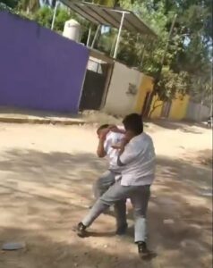 SAN LUIS ADOLESCENTES PELEANDO (3)