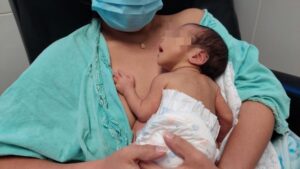 XOCHIS SALVAN A BEBE CON SEPSIS (3)