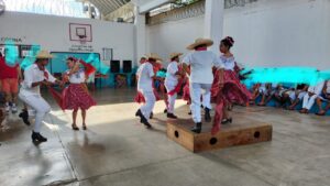 OME CONVIVIENDO EN EL CERESO (2)