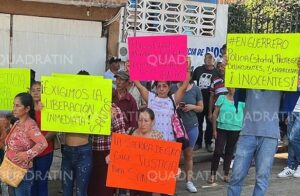 ROJA PROTESTAN POR DETENIDO