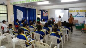 SOCIALES USO DE REDES