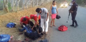 ROJA Cristian Omar recibiendo ayuda (2)