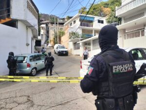 ROJA ENCAJUELADO