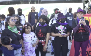ROJA FEMINISTAS Y ESTUDIANTES DE AYOTZINAPA