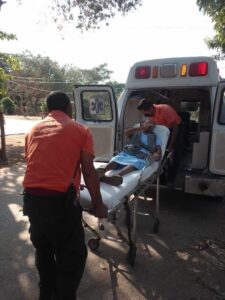ROJA MUJER AUXILIADA