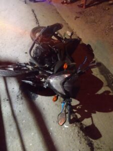 ROJA Su motocicleta (1)